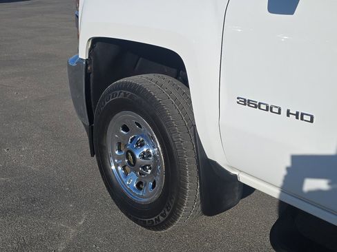 Used 2015 Chevrolet Silverado 3500 W/T image 17