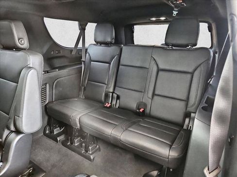 Certified 2022 Chevrolet Suburban Z71 w/ Z71 Off-Road Package AWD/4WD image 22