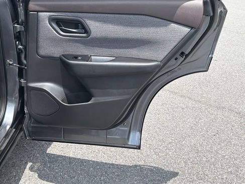 Used 2023 Nissan Rogue S FWD image 16