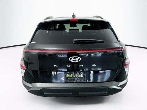 Used 2025 Hyundai Kona SEL FWD image 7