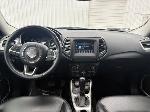 Used 2018 Jeep Compass Latitude w/ Popular Equipment Group image 19