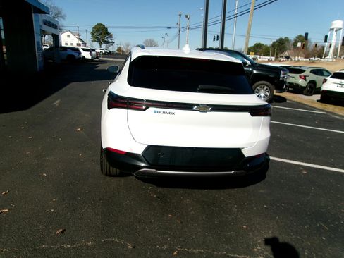 Used 2025 Chevrolet Equinox EV LT image 4