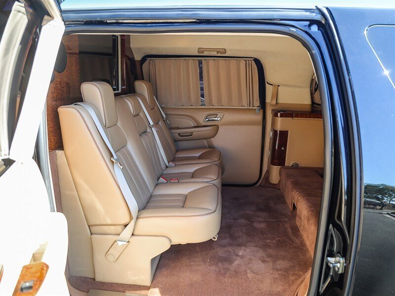 Used 2014 Cadillac Escalade ESV Premium AWD/4WD image 17
