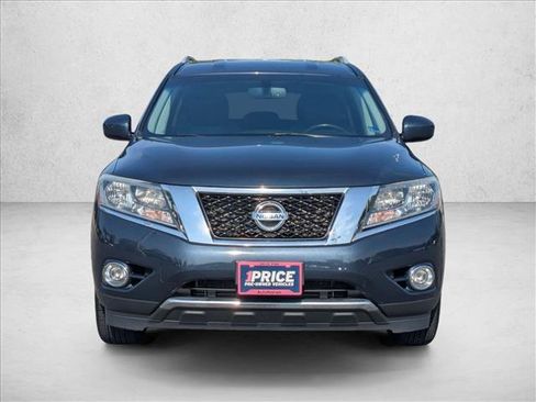 Used 2015 Nissan Pathfinder SV w/ Cargo Package FWD image 2