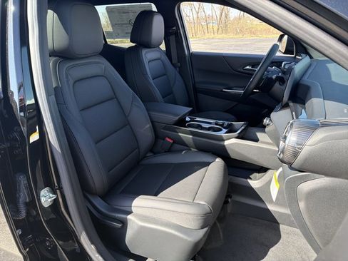 New 2026 Chevrolet Equinox LT w/ Convenience Package II AWD/4WD image 31