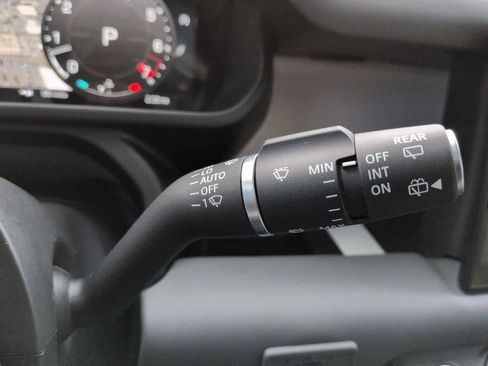 Used 2024 Land Rover Defender 130 S image 28