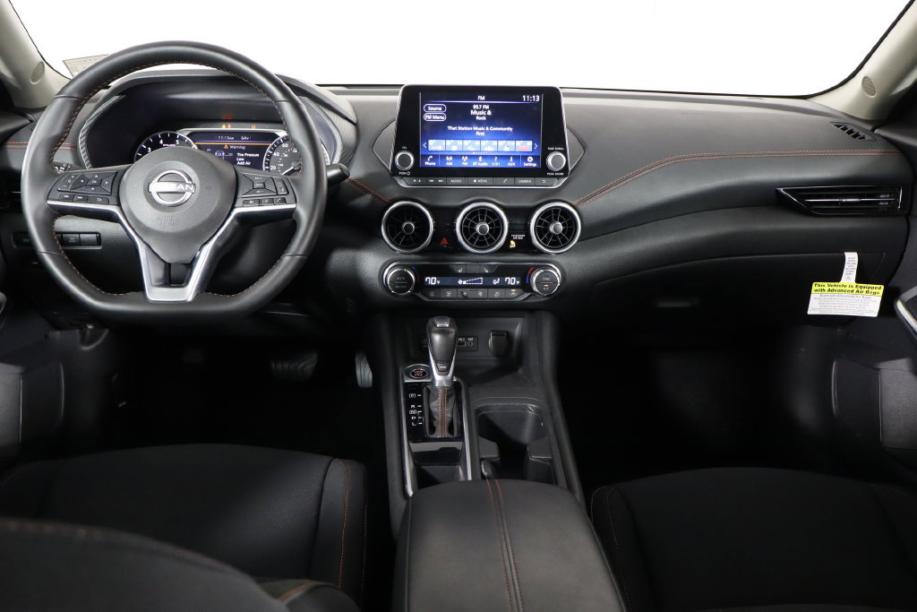 Used 2025 Nissan Sentra SR FWD image 13