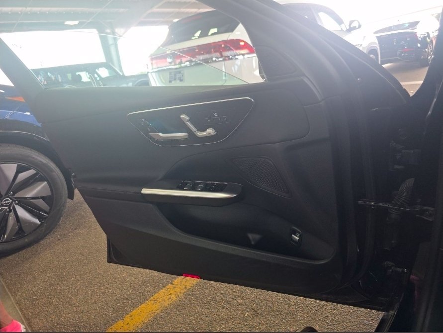 Used 2025 Mercedes-Benz C 300 4MATIC Sedan image 8