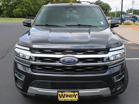 Used 2024 Ford Expedition Limited AWD/4WD image 3
