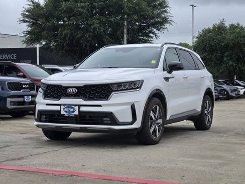 Certified 2021 Kia Sorento EX FWD image 3