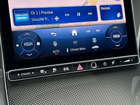 Used 2025 Mercedes-Benz GLC 350e 4MATIC image 25