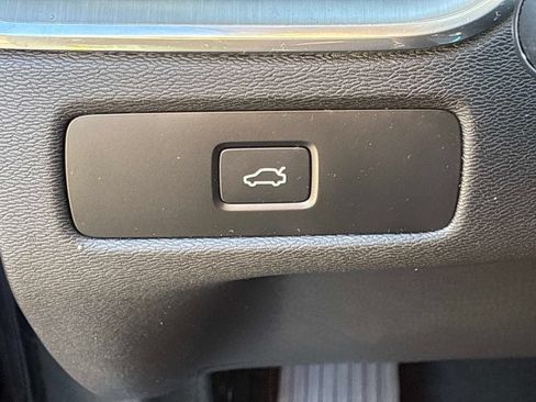 Used 2023 Volvo XC60 B5 Core AWD/4WD image 29