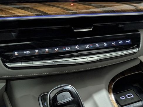 Certified 2024 Cadillac Escalade ESV Sport Platinum w/ LPO, ONYX Package image 18