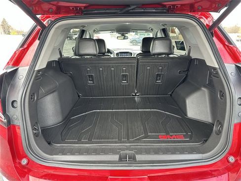 Used 2022 GMC Terrain SLT w/ LPO, Floor Liner Package image 24