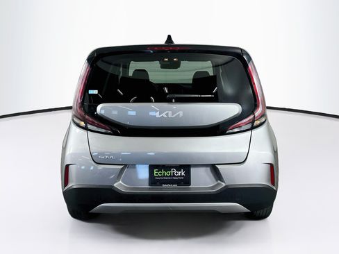 Used 2025 Kia Soul LX w/ LX Technology Package FWD image 7