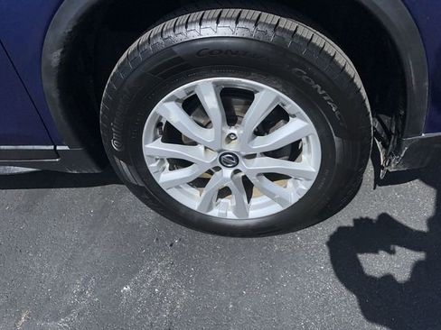 Used 2018 Nissan Rogue SV w/ Premium Package image 20