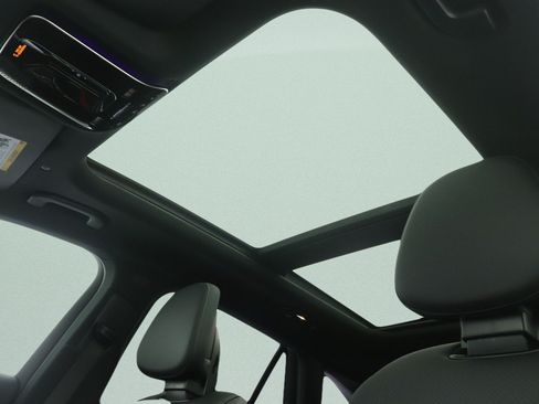 New 2027 Mercedes-Benz GLC 300 image 9