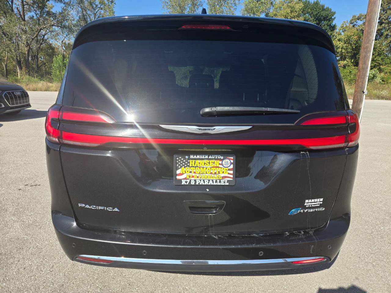Used 2024 Chrysler Pacifica Limited FWD image 5