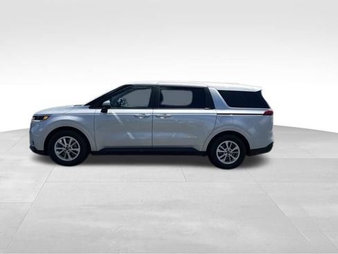 Used 2022 Kia Carnival LX FWD image 5