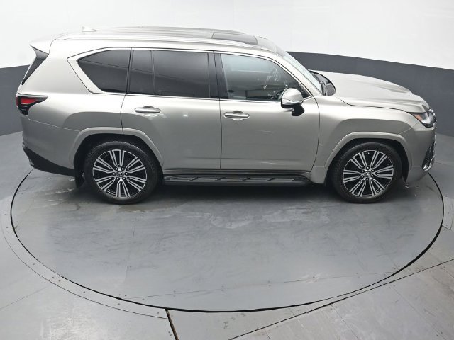 Used 2023 Lexus LX 600 4WD w/ Luxury Package image 50