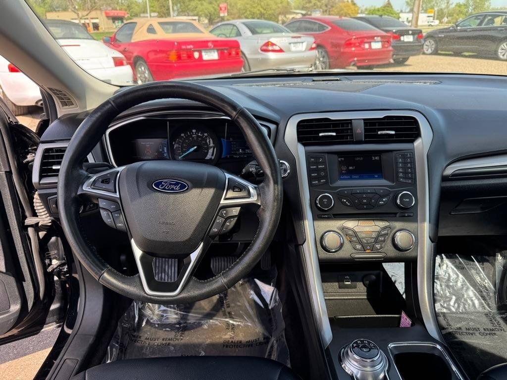 Used 2017 Ford Fusion SE w/ Equipment Group 601A FWD image 36