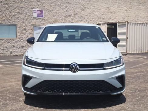 Used 2025 Volkswagen Jetta Sport FWD image 3