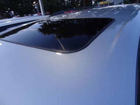 Used 2024 Toyota Sienna XLE FWD image 15