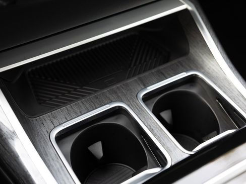 Used 2024 BMW 760i xDrive w/ Premium Package 2 image 30