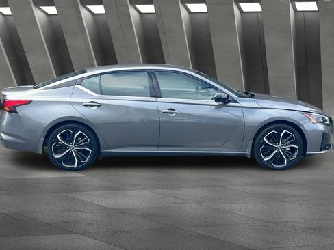 Used 2023 Nissan Altima 2.5 SR image 3