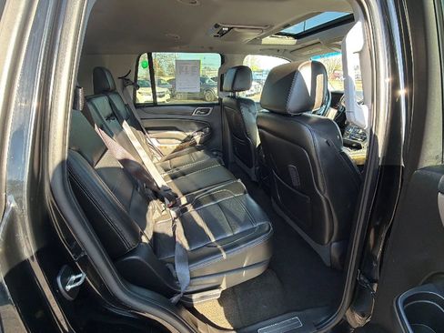 Used 2015 GMC Yukon Denali w/ Premium Package AWD/4WD image 16