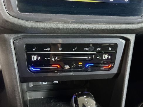 Used 2022 Volkswagen Tiguan SE R-Line image 22