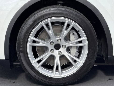 Used 2023 Tesla Model Y Long Range image 14