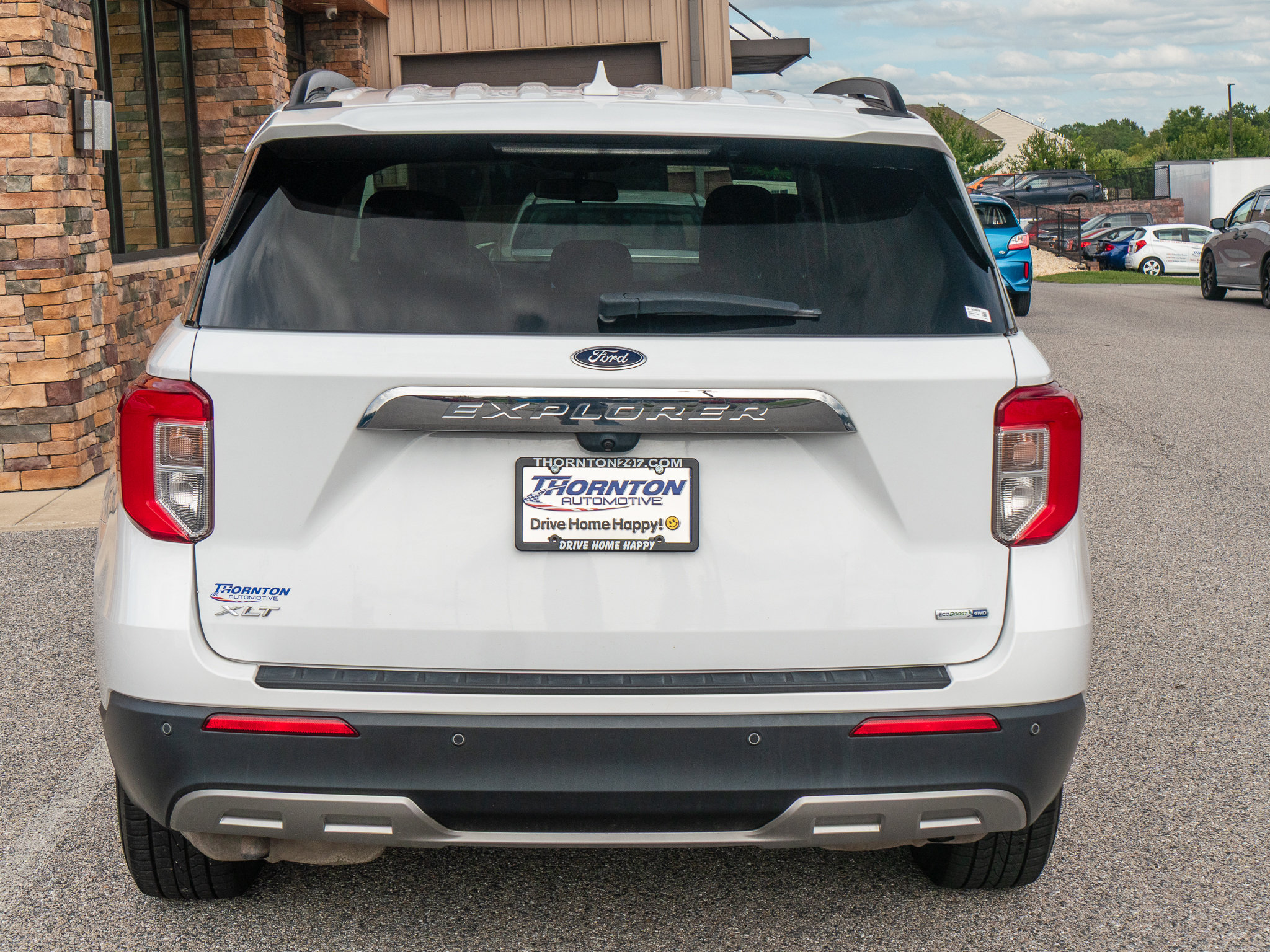 Used 2020 Ford Explorer XLT w/ Equipment Group 202A AWD/4WD image 4