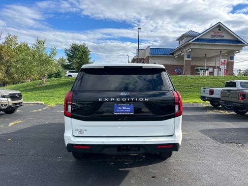 Certified 2025 Ford Expedition Active AWD/4WD image 13