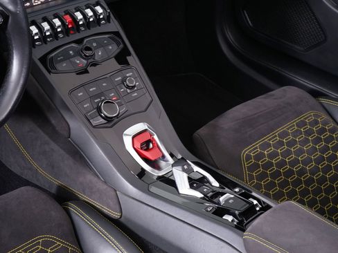 Used 2017 Lamborghini Huracan LP 610-4 image 31