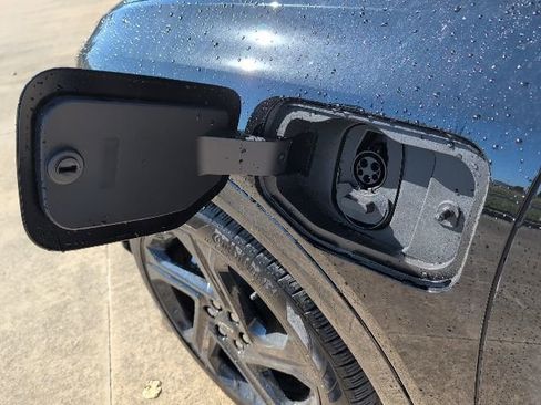 New 2026 Chevrolet Equinox EV RS image 35