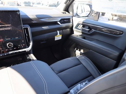 New 2026 GMC Yukon XL Elevation image 20