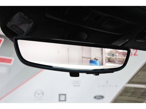 Used 2021 Chevrolet Corvette Stingray Premium Cpe w/ Z51 Performance Package image 24