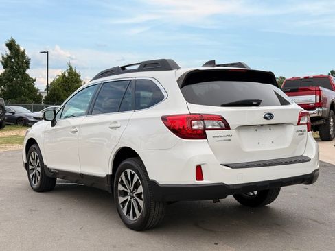 Used 2017 Subaru Outback 2.5i Limited AWD/4WD image 11