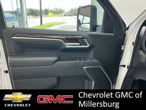 Used 2022 GMC Sierra 1500 SLE AWD/4WD image 14