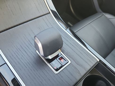 Certified 2026 Land Rover Range Rover Velar S AWD/4WD image 17