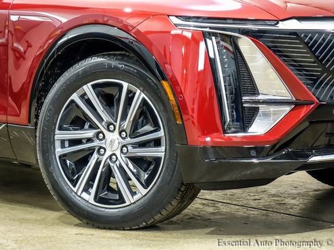 New 2025 Cadillac Lyriq Luxury w/ LPO, Floor Liner Package image 3