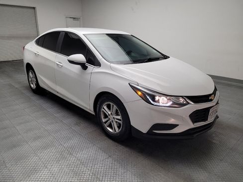 Used 2017 Chevrolet Cruze LT image 13