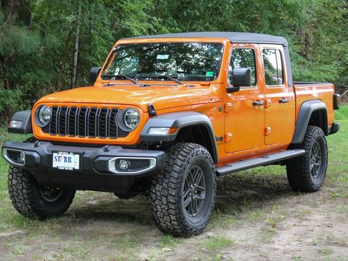 New 2025 Jeep Gladiator Sport image 8