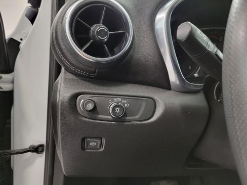 Used 2024 Chevrolet Blazer LT w/ Convenience Package image 10