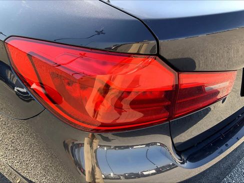 Used 2020 BMW 540i w/ Premium Package image 27