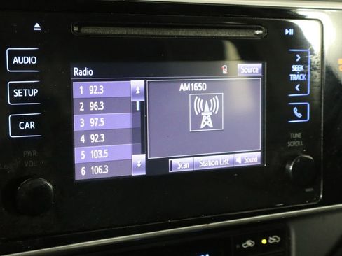 Used 2017 Toyota Corolla LE w/ Carpet Mat Package (TMS) FWD image 27