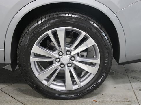 Used 2025 Cadillac XT6 Premium Luxury image 19