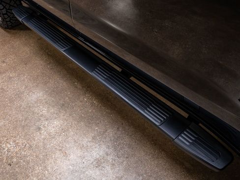 Used 2023 Chevrolet Silverado 1500 RST w/ Z71 Off-Road Package AWD/4WD image 12