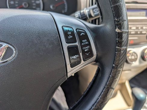 Used 2009 Hyundai Elantra GLS FWD image 18